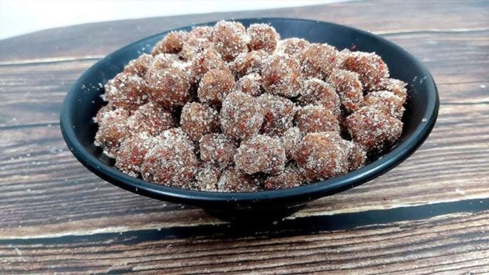 Hướng dẫn làm mứt me ngào đường muối ớt tại bước 3